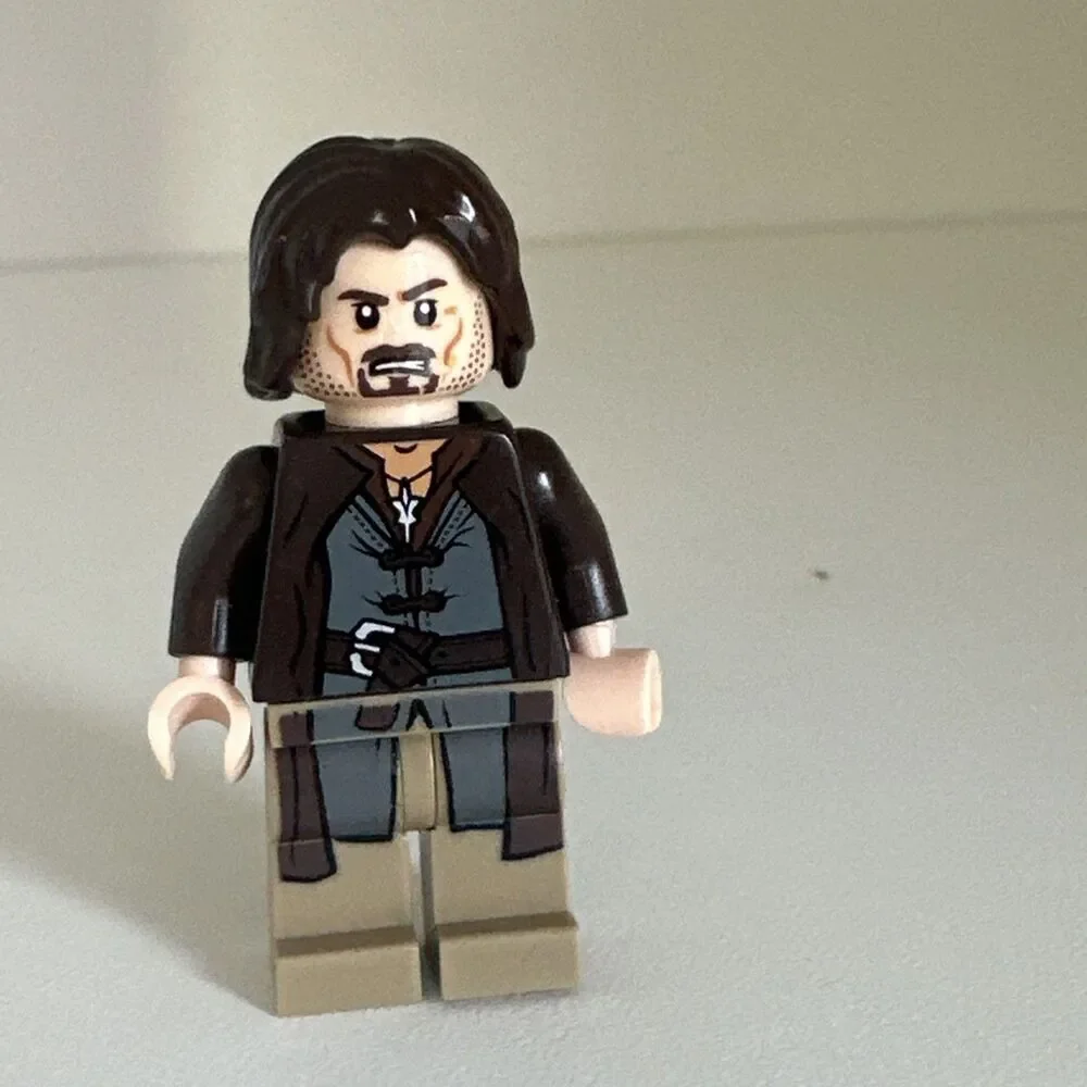 LEGO Lord Of The Rings - Aragorn - Dark Tan Legs Minifigure (lor017)